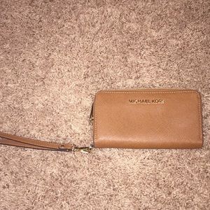 Michael Kors Wristlet Wallet
